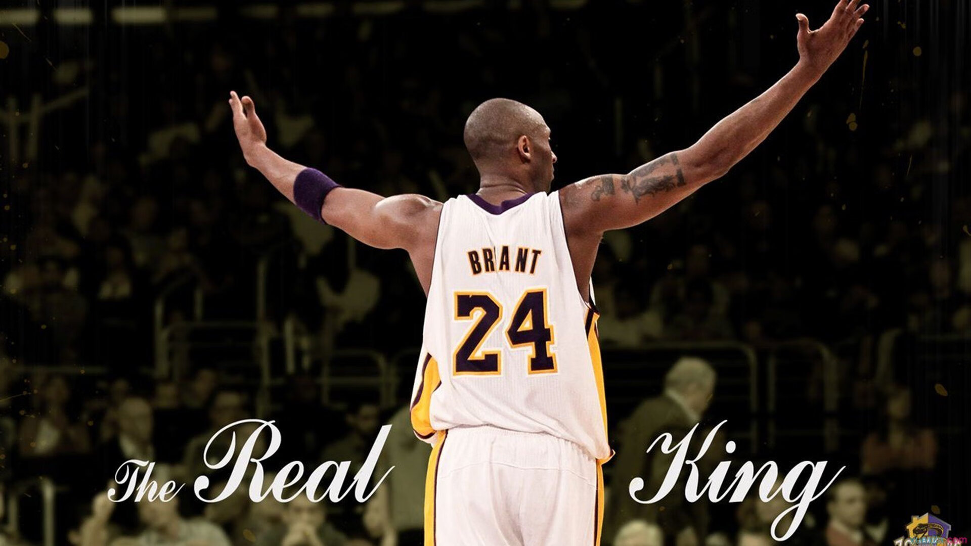 球队在关键比赛中以团队协作取胜，比赛中团队的重要性